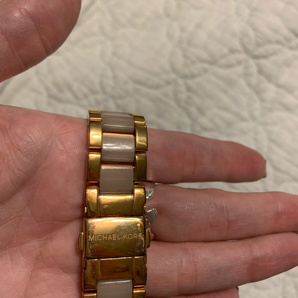Watch - Picture 3 of 3